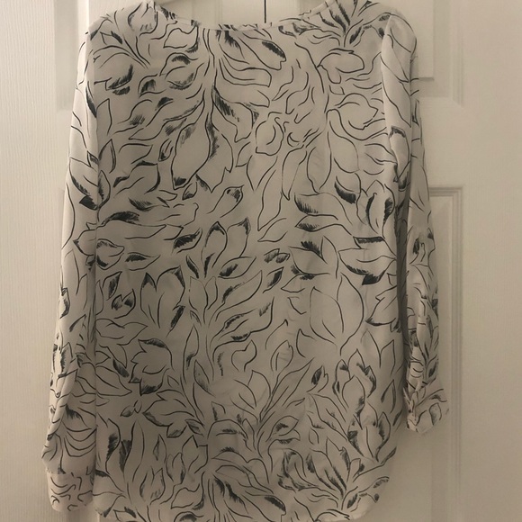 X-Small Floral/Leaf Patterned LOFT Shirt - Picture 2 of 5